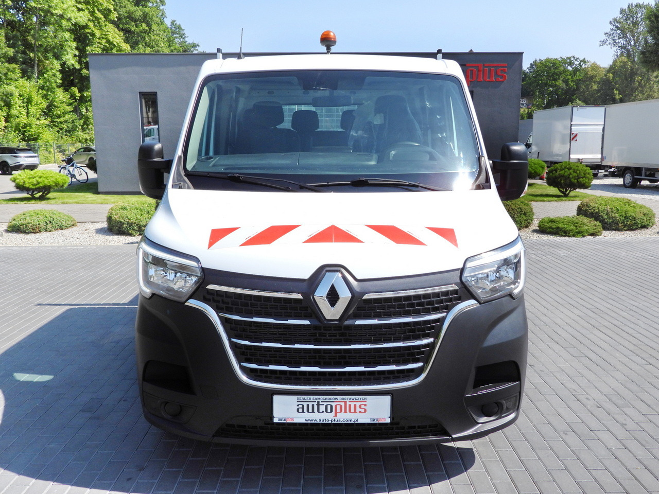 RENAULT MASTER TIPPER DOUBLE CABIN DOKA 6 SEATS CRUISE CONTROL LED LIGHTS TWIN WHEELS AIR CONDITIONING 130HP - Van: picture 5 RENAULT MASTER TIPPER DOUBLE CABIN DOKA 6 SEATS CRUISE CONTROL LED LIGHTS TWIN WHEELS AIR CONDITIONING 130HP - Van: picture 5