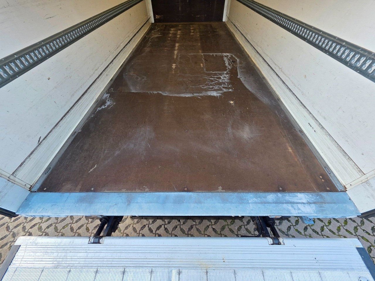 Box van Iveco Eurocargo 75-190 / Ladebordwand / 6D: picture 11 Box van Iveco Eurocargo 75-190 / Ladebordwand / 6D: picture 11