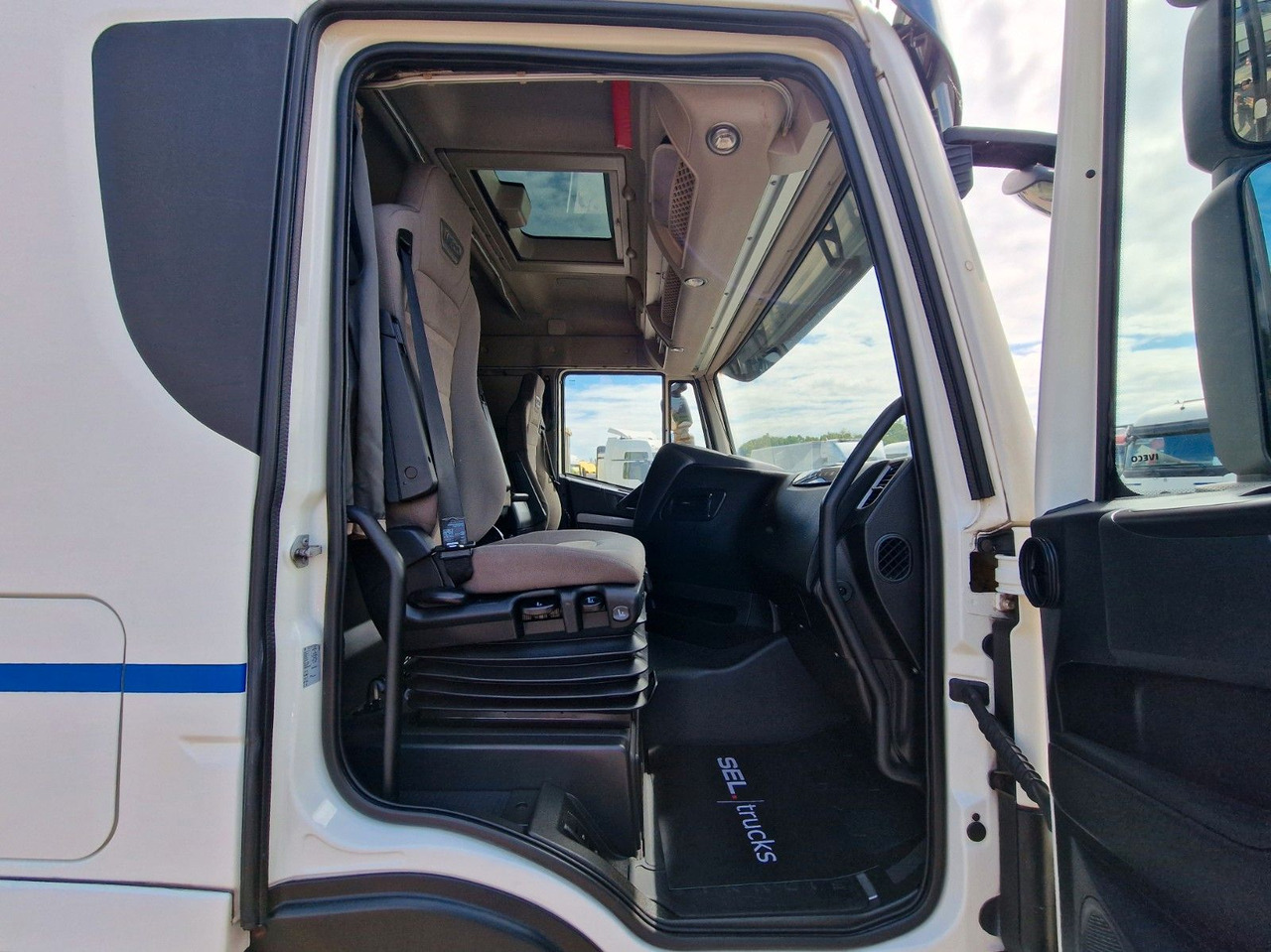 Beverage truck Iveco Stralis 420 / ZF Intarder / Ldbw / Lenkachse: picture 17 Beverage truck Iveco Stralis 420 / ZF Intarder / Ldbw / Lenkachse: picture 17