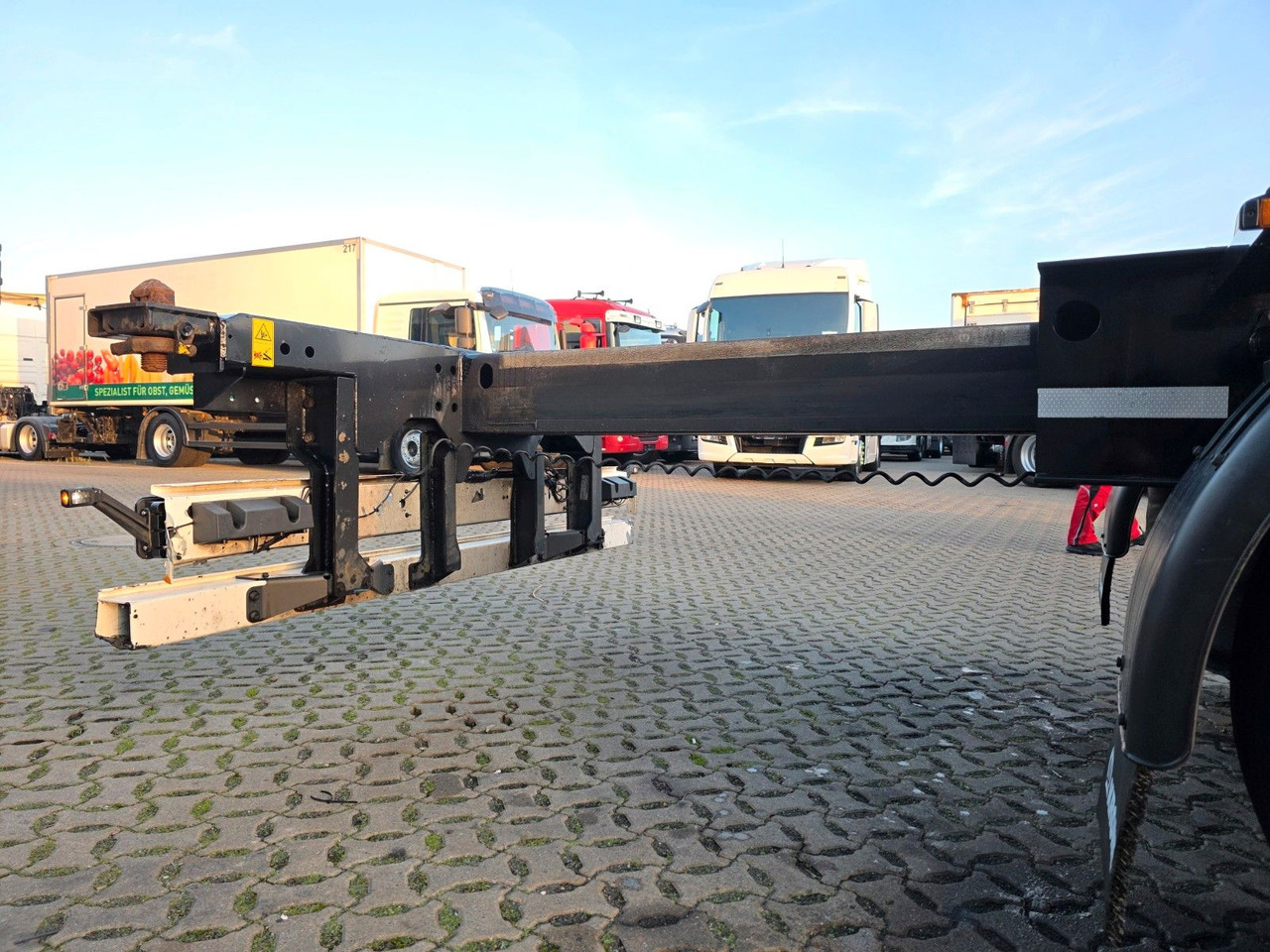 Container transporter/ Swap body semi-trailer Krone SD / Teleskop / 11.035-12.640 / Liftachse: picture 9