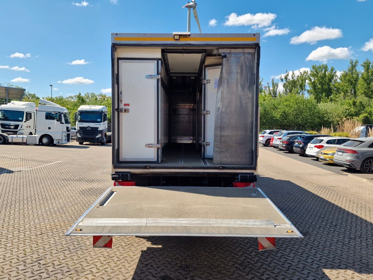 Refrigerator truck MAN TGM 18.290 4X2 LL / Ldbw / Carrier Supra 1250Mt: picture 9