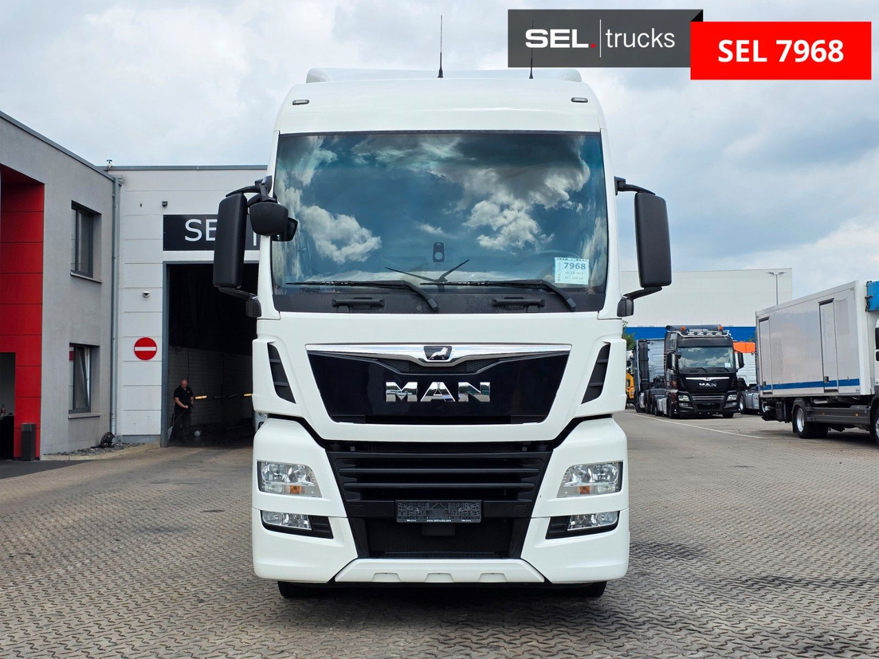 MAN TGX 18.460 4X2 BLS / Retarder / 2 Tanks / ADR AT - Tractor unit: picture 2 MAN TGX 18.460 4X2 BLS / Retarder / 2 Tanks / ADR AT - Tractor unit: picture 2
