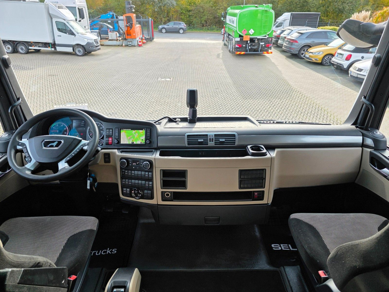 Tractor unit MAN TGX 18.460 4X2 LLS-U / Retarder / 2 Tanks: picture 37