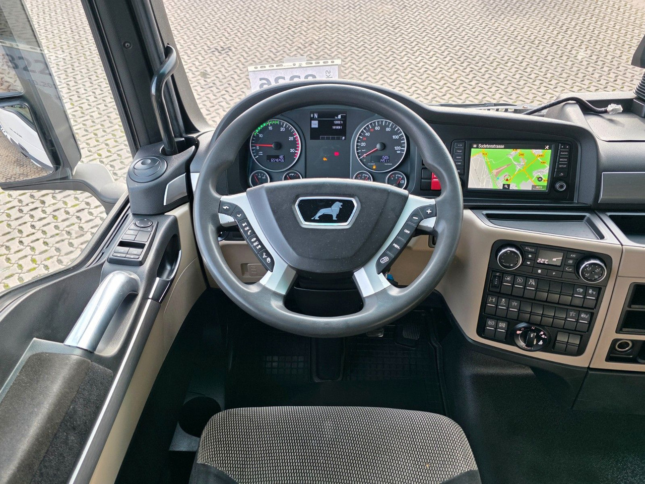 Tractor unit MAN TGX 18.460 4X2 LLS-U / Retarder / 2 Tanks: picture 38