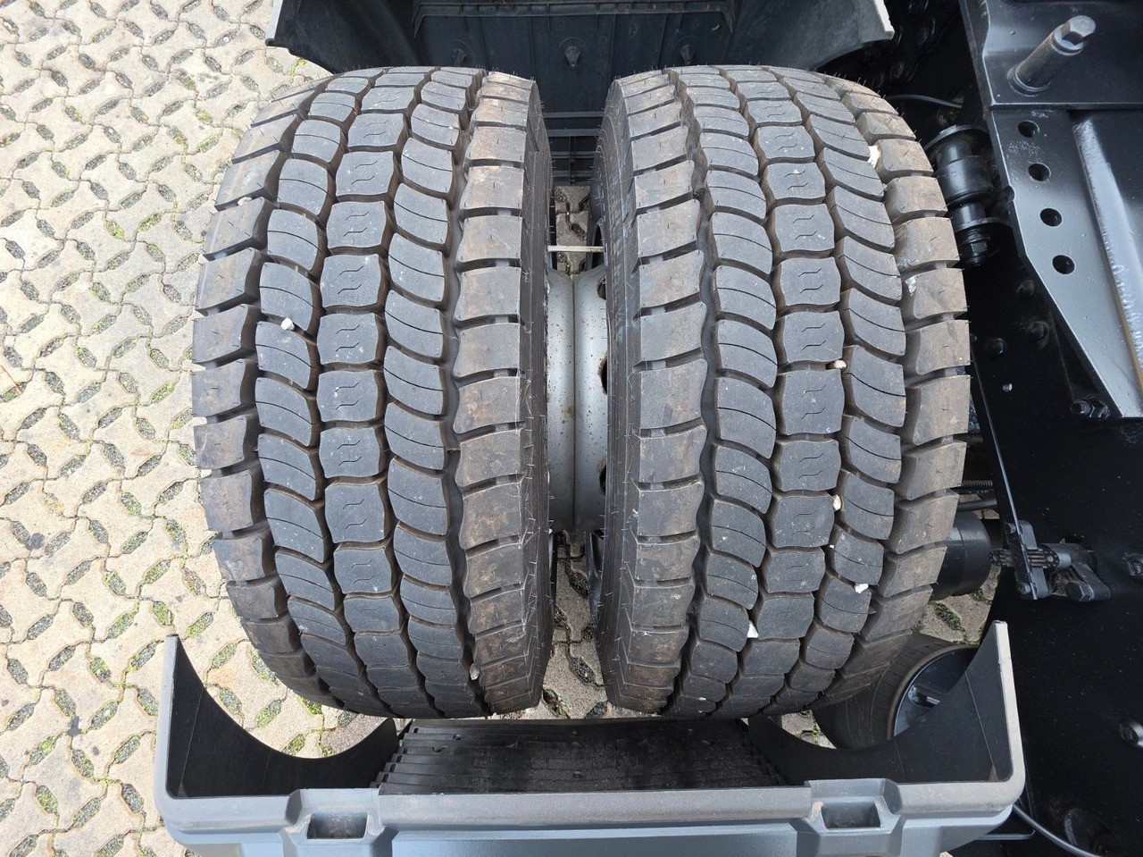 Tractor unit MAN TGX 18.460 4X2 LLS-U / Retarder / 2 Tanks: picture 49