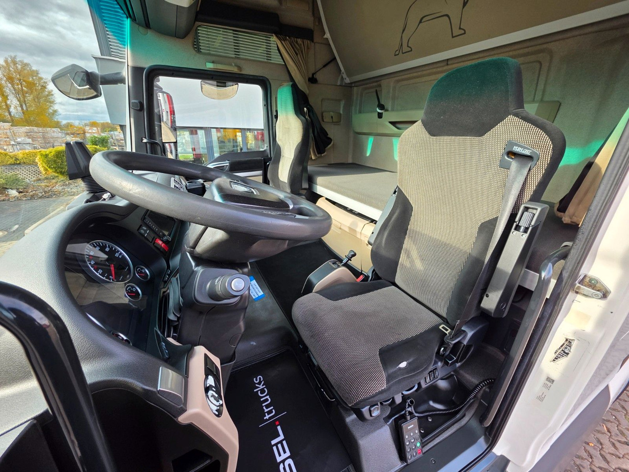 Tractor unit MAN TGX 18.460 4X2 LLS-U / Retarder / 2 Tanks: picture 27