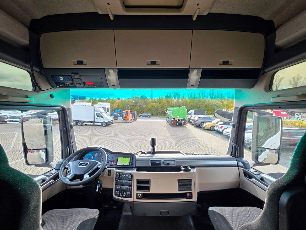 Tractor unit MAN TGX 18.460 4X2 LLS-U / Retarder / 2 Tanks: picture 33