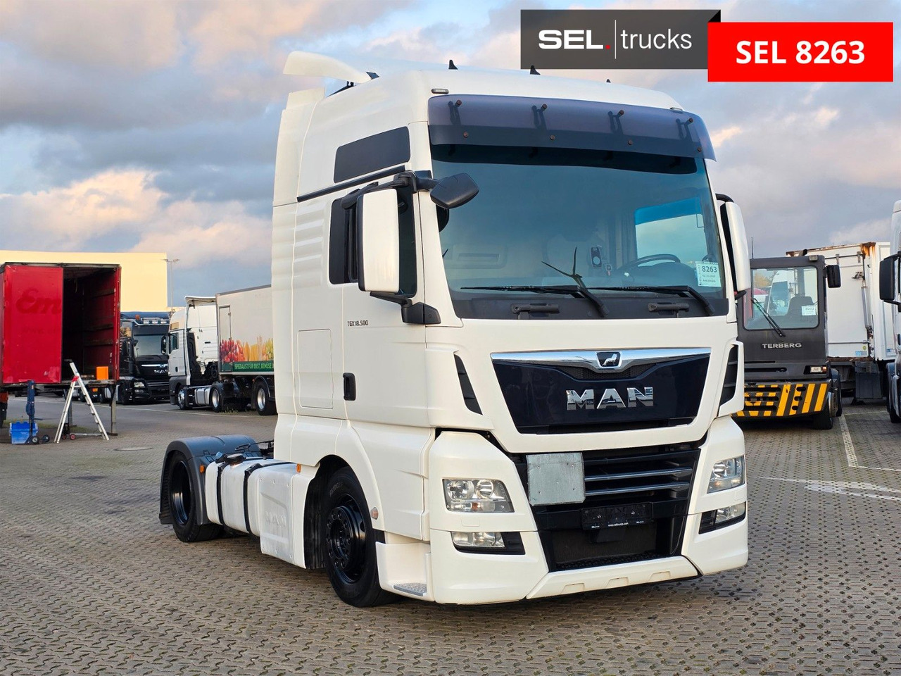 MAN TGX 18.500 4X2 LLS-U / 2 Tanks / Xenon - Tractor unit: picture 3 MAN TGX 18.500 4X2 LLS-U / 2 Tanks / Xenon - Tractor unit: picture 3