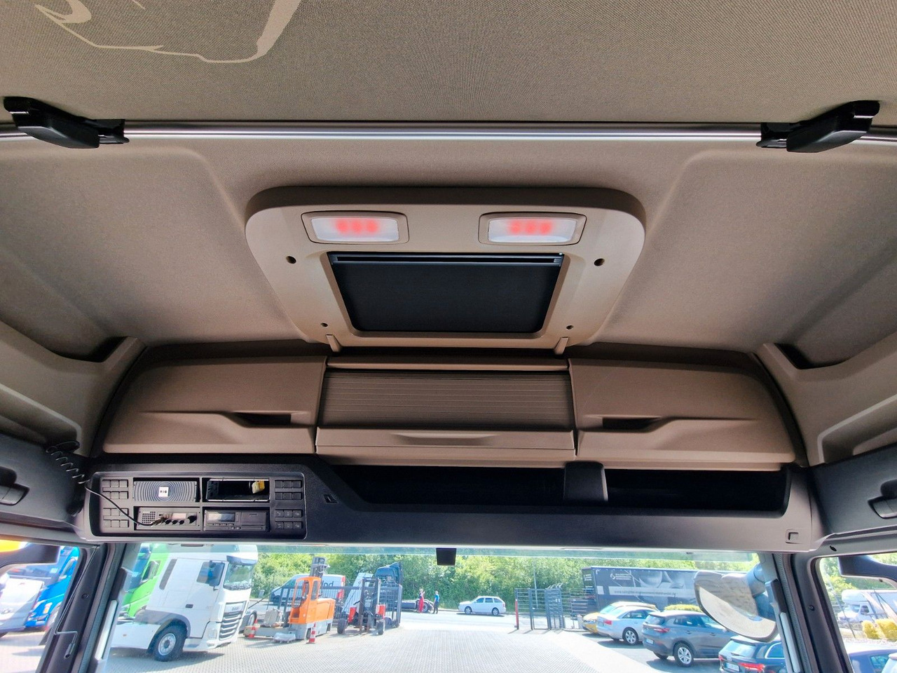 Tractor unit MAN TGX 18.510 4x2 LL SA / Retarder / 2 Tanks / Navi: picture 21 Tractor unit MAN TGX 18.510 4x2 LL SA / Retarder / 2 Tanks / Navi: picture 21