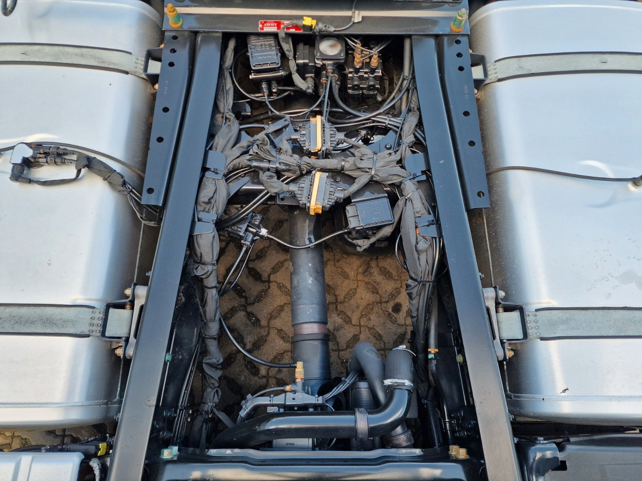 Tractor unit MAN TGX 18.510 4x2 LL SA / Retarder / 2 Tanks / Navi: picture 11 Tractor unit MAN TGX 18.510 4x2 LL SA / Retarder / 2 Tanks / Navi: picture 11