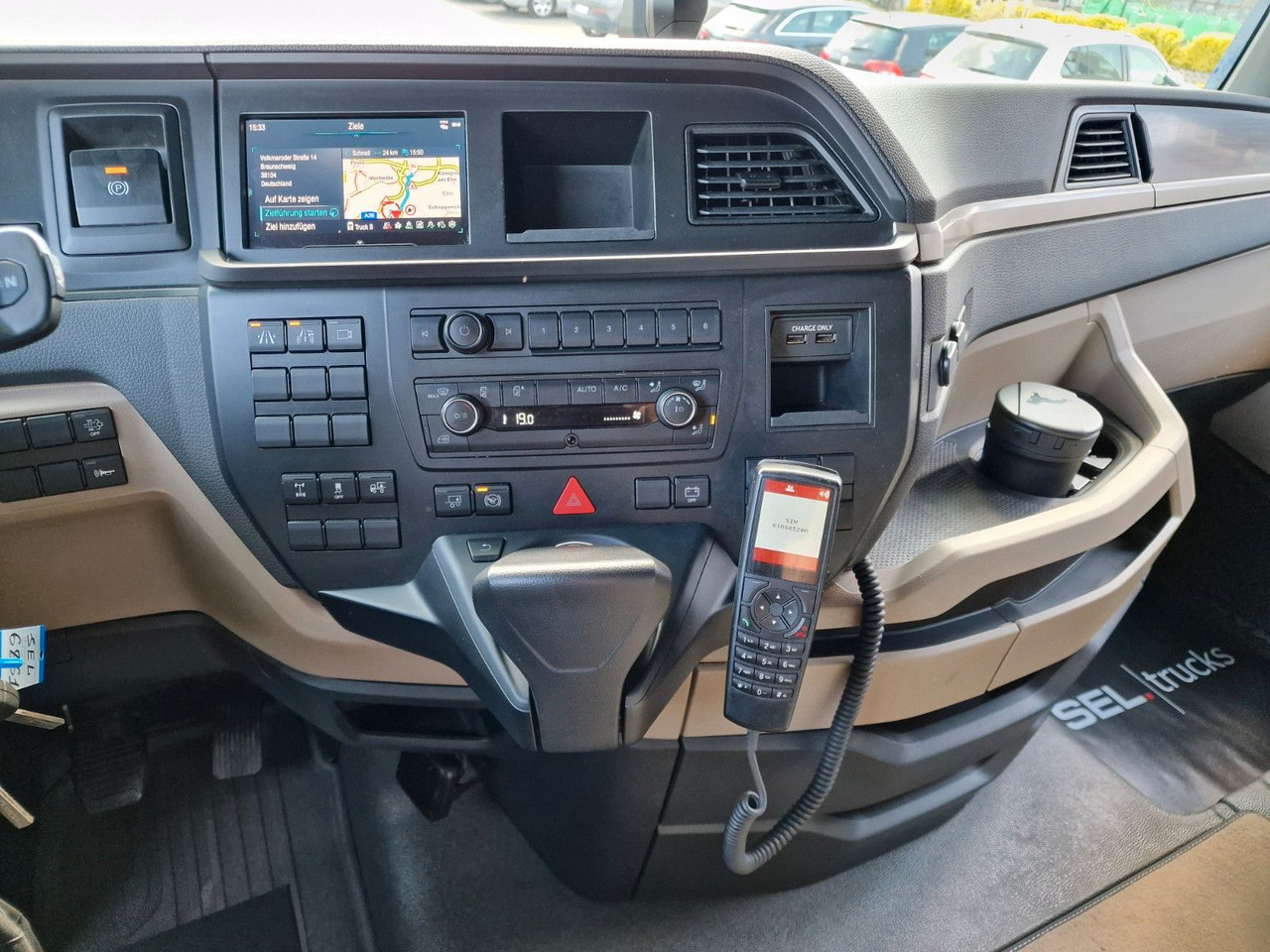 Tractor unit MAN TGX 18.510 4x2 LL SA / Retarder / 2 Tanks / Navi: picture 25 Tractor unit MAN TGX 18.510 4x2 LL SA / Retarder / 2 Tanks / Navi: picture 25