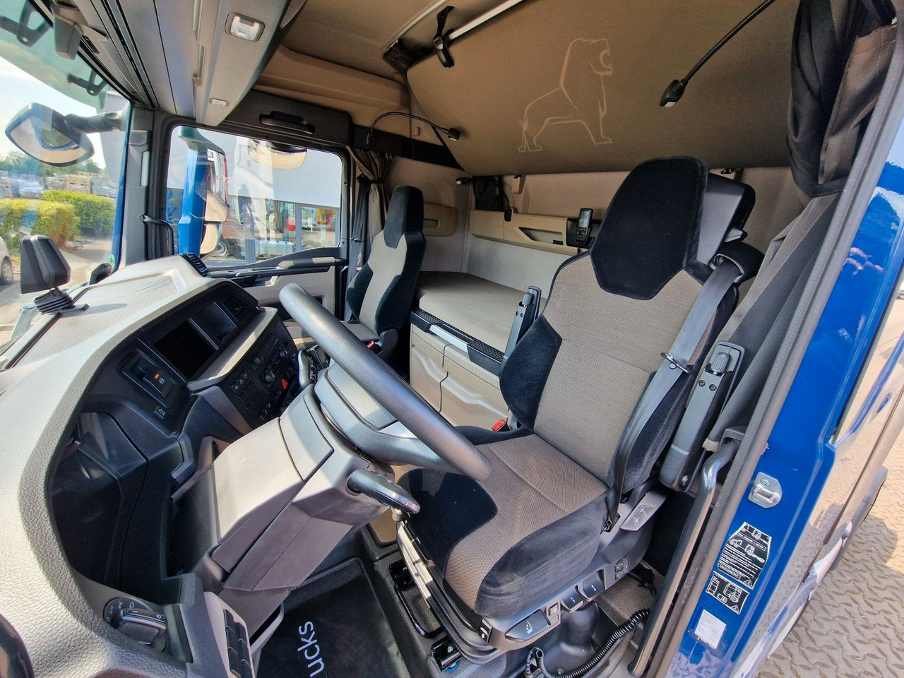 Tractor unit MAN TGX 18.510 4x2 LL SA / Retarder / 2 Tanks / Navi: picture 16 Tractor unit MAN TGX 18.510 4x2 LL SA / Retarder / 2 Tanks / Navi: picture 16