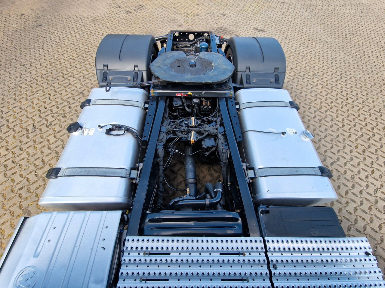 Tractor unit MAN TGX 18.510 4x2 LL SA / Retarder / 2 Tanks / Navi: picture 10 Tractor unit MAN TGX 18.510 4x2 LL SA / Retarder / 2 Tanks / Navi: picture 10