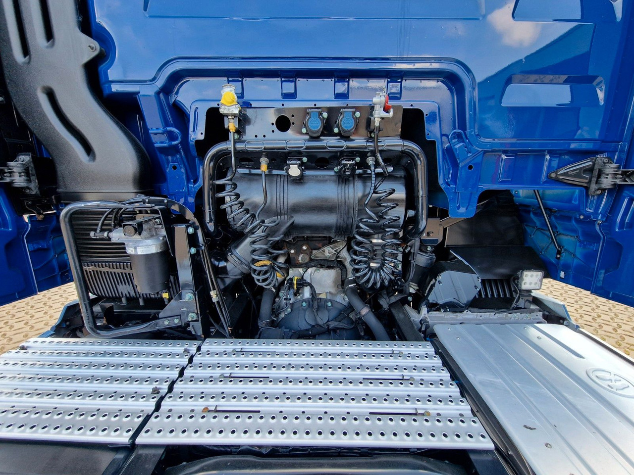 Tractor unit MAN TGX 18.510 4x2 LL SA / Retarder / 2 Tanks / Navi: picture 12 Tractor unit MAN TGX 18.510 4x2 LL SA / Retarder / 2 Tanks / Navi: picture 12