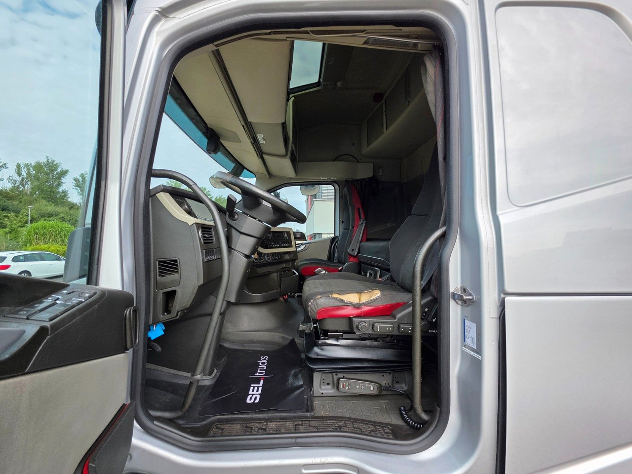 Tractor unit Volvo FH 460 / Alu-Felgen / Standklimaanlage: picture 15