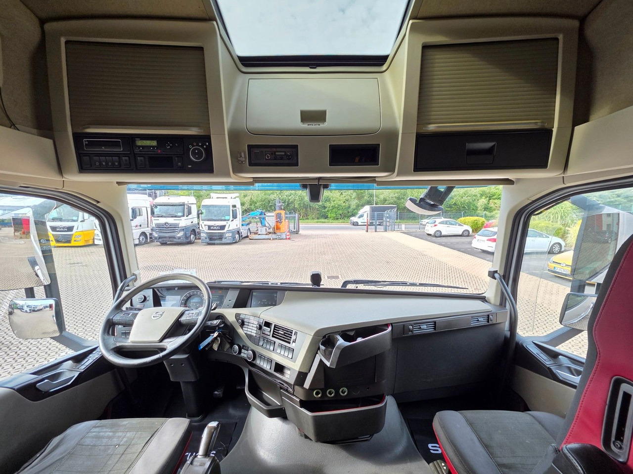 Tractor unit Volvo FH 460 / Alu-Felgen / Standklimaanlage: picture 21