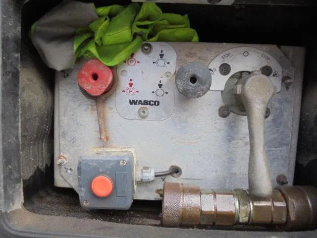 Tank semi-trailer Benalu GRUPO GARVIVES SAL 60000L: picture 8 Tank semi-trailer Benalu GRUPO GARVIVES SAL 60000L: picture 8