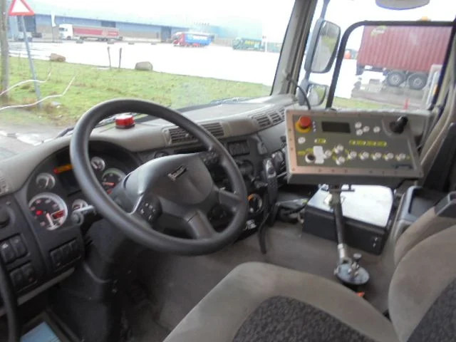 Garbage truck DAF CF 75.250 FAN 6X2: picture 11