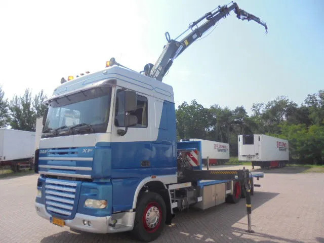 DAF XF 105 XF105 NL TRUCK - Crane truck: picture 1 DAF XF 105 XF105 NL TRUCK - Crane truck: picture 1