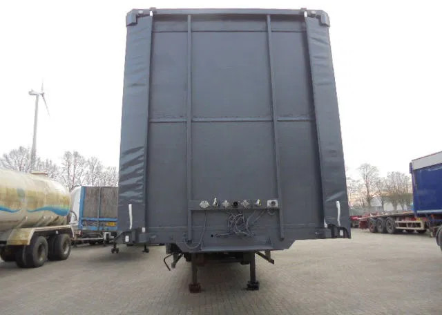 Fruehauf ONCZ 30-218 A - Low loader semi-trailer: picture 3 Fruehauf ONCZ 30-218 A - Low loader semi-trailer: picture 3