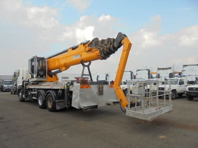 Truck mounted aerial platform Hino 700 6X4: picture 9 Truck mounted aerial platform Hino 700 6X4: picture 9