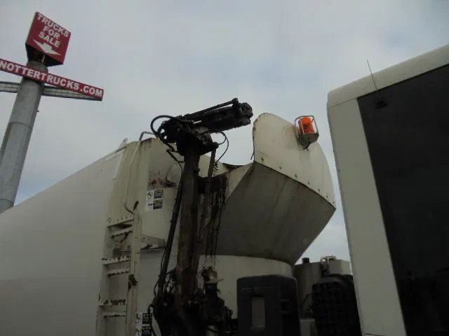 Mercedes-Benz Econic 2629 LLTNLA 6X2/4 - Garbage truck: picture 4 Mercedes-Benz Econic 2629 LLTNLA 6X2/4 - Garbage truck: picture 4