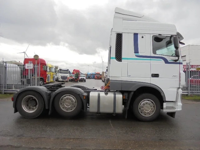 DAF XF 440 6x2 - Tractor unit: picture 4 DAF XF 440 6x2 - Tractor unit: picture 4