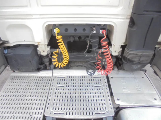 Tractor unit DAF XF 480 SUPERSPACECAB: picture 17