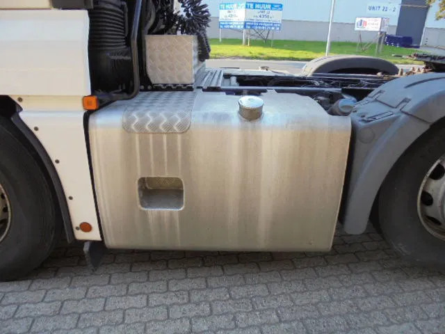Tractor unit MAN TGX 28.480 6X2 XXL: picture 9