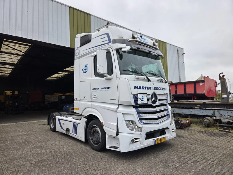 Mercedes-Benz Actros 1842 LS CABINE SCHADE NL TRUCK - Tractor unit: picture 2 Mercedes-Benz Actros 1842 LS CABINE SCHADE NL TRUCK - Tractor unit: picture 2