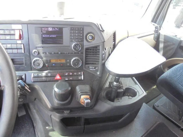 Tractor unit Mercedes-Benz Actros 2343 6X2 VOORLOOPAS: picture 11