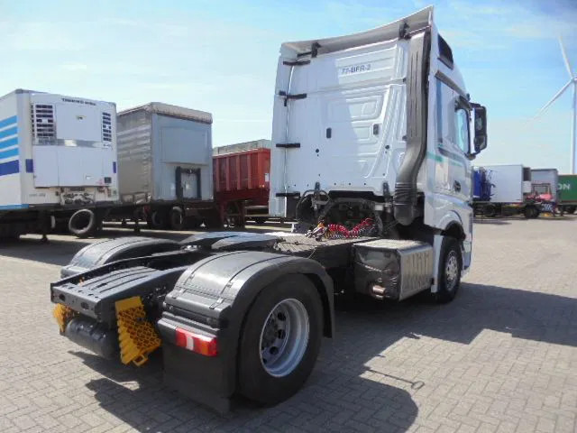 Mercedes-Benz Actros ACTROS 1842 - Tractor unit: picture 3 Mercedes-Benz Actros ACTROS 1842 - Tractor unit: picture 3