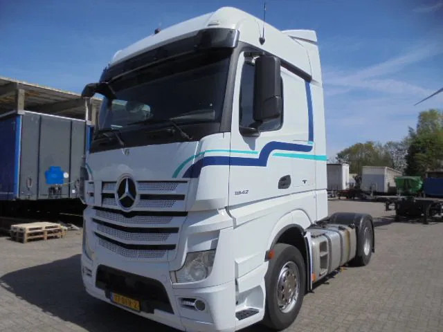 Mercedes-Benz Actros ACTROS 1842 - Tractor unit: picture 1 Mercedes-Benz Actros ACTROS 1842 - Tractor unit: picture 1