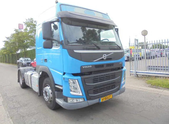 Tractor unit Volvo FM FM 330 TRS KOELUNIT NL TRUCK TUV-APK 19-12-2025: picture 7 Tractor unit Volvo FM FM 330 TRS KOELUNIT NL TRUCK TUV-APK 19-12-2025: picture 7