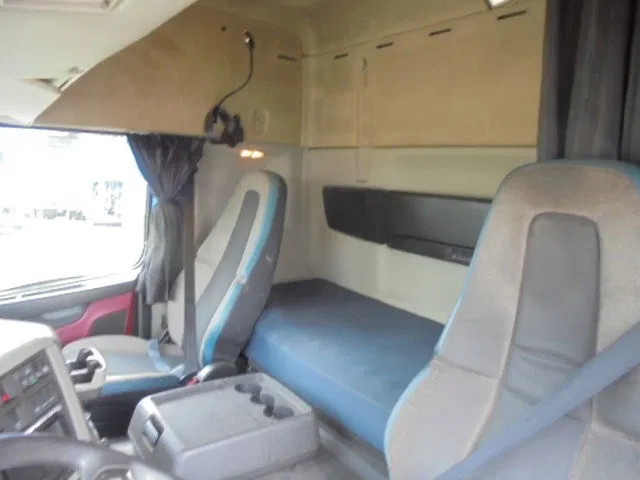 Tractor unit Volvo FM FM 330 TRS KOELUNIT NL TRUCK TUV-APK 19-12-2025: picture 13 Tractor unit Volvo FM FM 330 TRS KOELUNIT NL TRUCK TUV-APK 19-12-2025: picture 13