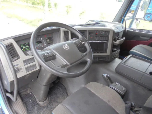 Tractor unit Volvo FM FM 330 TRS KOELUNIT NL TRUCK TUV-APK 19-12-2025: picture 11 Tractor unit Volvo FM FM 330 TRS KOELUNIT NL TRUCK TUV-APK 19-12-2025: picture 11