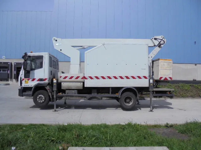 Truck Iveco EuroCargo 120 EL22 EUR5: picture 19