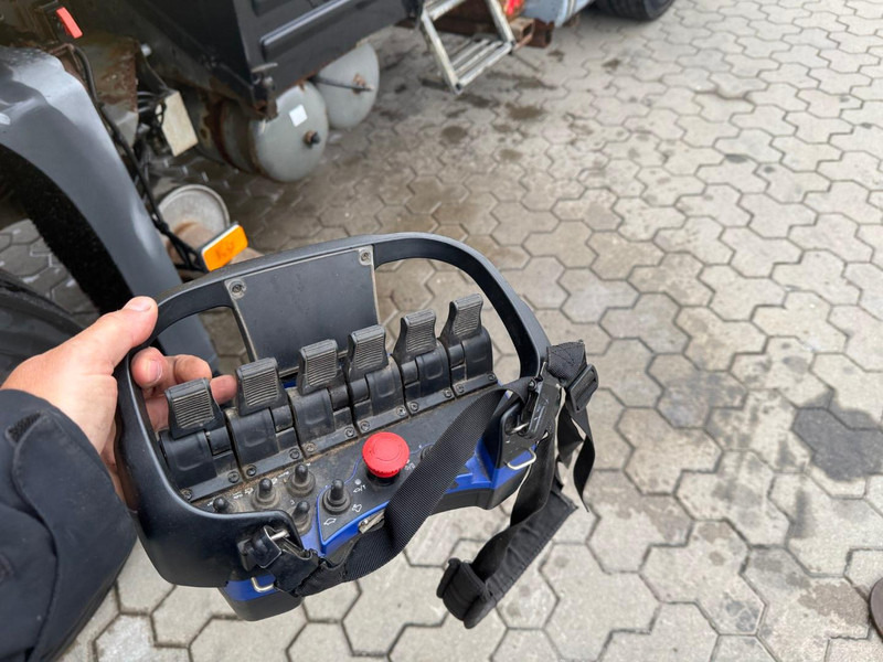 Loader crane for Truck Hiab 220 C - 5 + radio: picture 8
