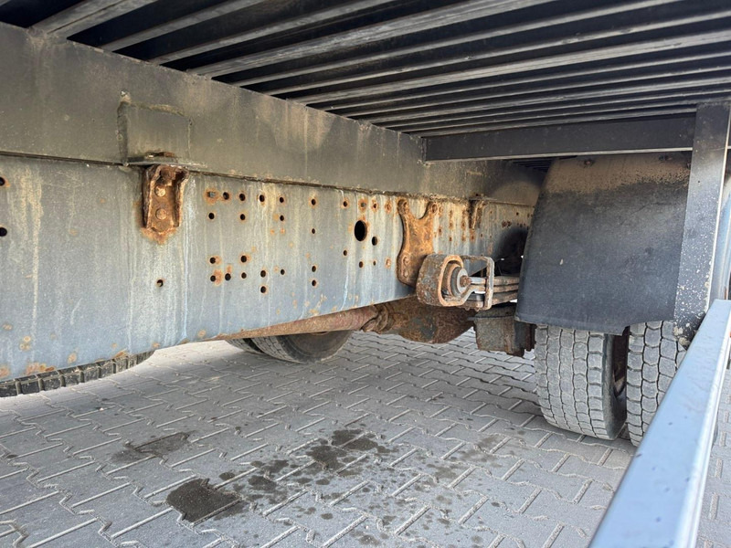 Curtainsider truck Mercedes-Benz 814: picture 16