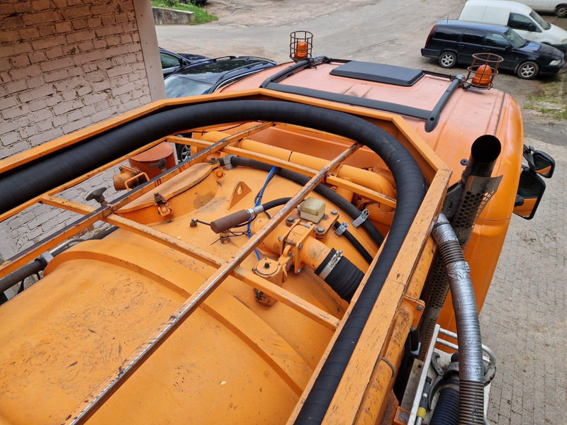 Scania P94G - Vacuum truck: picture 4 Scania P94G - Vacuum truck: picture 4