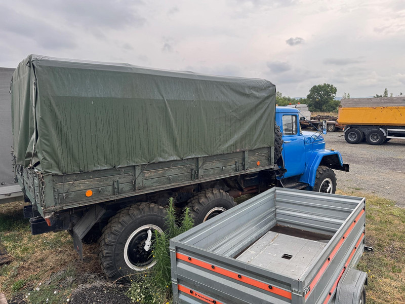 ZIL 131, 6x6 low mileage - Curtainsider truck: picture 3 ZIL 131, 6x6 low mileage - Curtainsider truck: picture 3