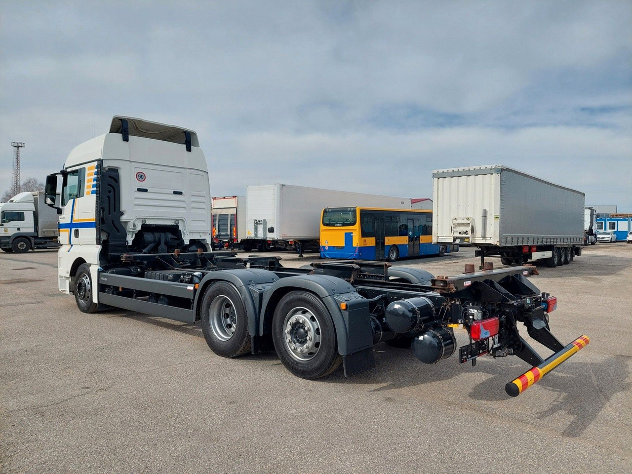 MAN TGX 26.460 LL 6x2/2 - Container transporter/ Swap body truck: picture 3 MAN TGX 26.460 LL 6x2/2 - Container transporter/ Swap body truck: picture 3