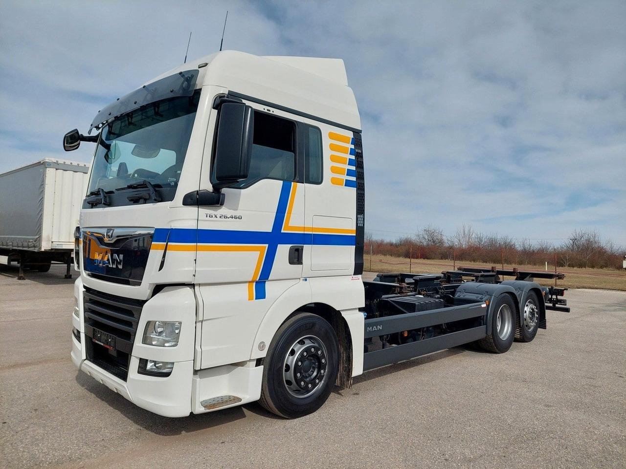 MAN TGX 26.460 LL 6x2/2 - Container transporter/ Swap body truck: picture 1 MAN TGX 26.460 LL 6x2/2 - Container transporter/ Swap body truck: picture 1
