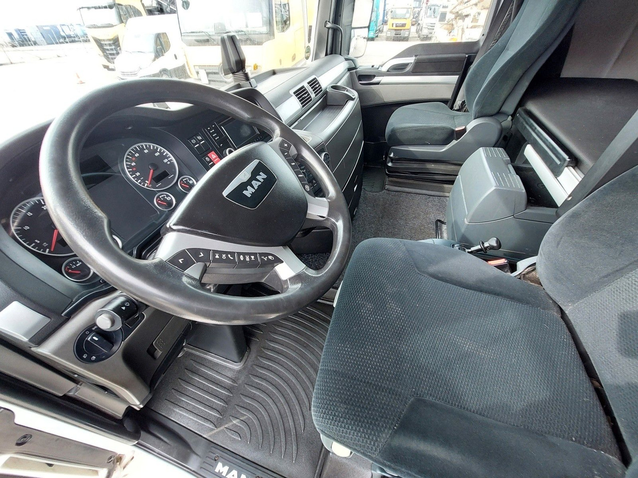 Tractor unit MAN TGX 18.480 4x2 LLS-U: picture 14