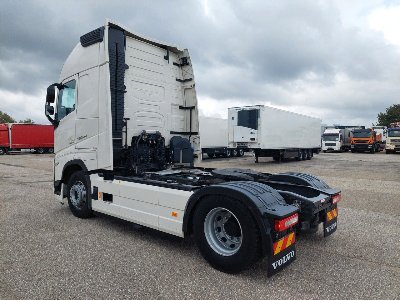 Volvo FH 13 Globetrotter XL 500 - Tractor unit: picture 3 Volvo FH 13 Globetrotter XL 500 - Tractor unit: picture 3