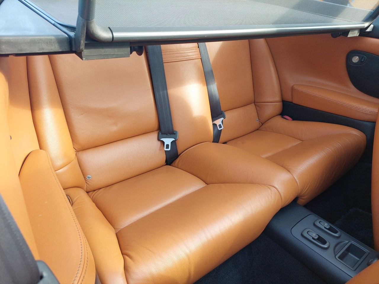 Leasing of  Volvo C70 Cabriolet 2.4 T Volvo C70 Cabriolet 2.4 T: picture 28 Leasing of  Volvo C70 Cabriolet 2.4 T Volvo C70 Cabriolet 2.4 T: picture 28