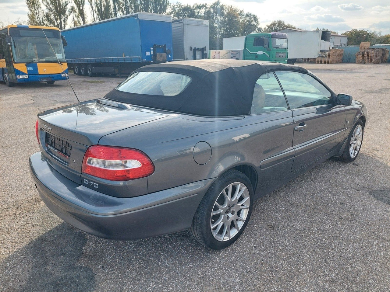 Leasing of  Volvo C70 Cabriolet 2.4 T Volvo C70 Cabriolet 2.4 T: picture 8 Leasing of  Volvo C70 Cabriolet 2.4 T Volvo C70 Cabriolet 2.4 T: picture 8