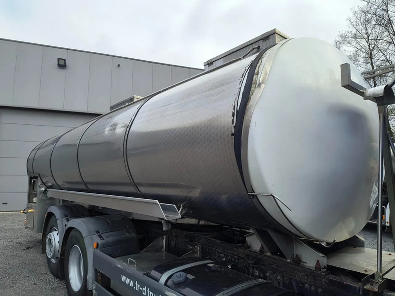 Tank truck for transportation of milk MAN TGA 26.360 INSULATED INOX TANK - 2 COMP - AIRCO - LIFT/STEERING AXLE: picture 9