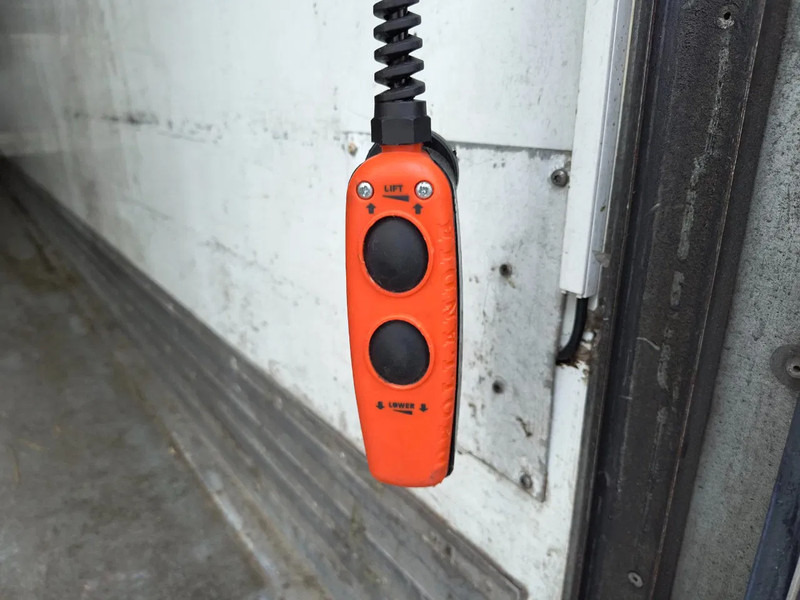 Refrigerator truck MAN TGM 18.250 2 COMP THERMOKING - 2000KG DHOLLANDIA: picture 20