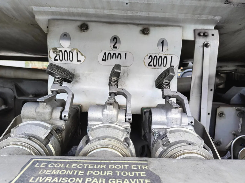 Leasing of Renault Midlum 220 8000L FUEL / CARBURANT TANK - 3 COMP/ A LAMES Renault Midlum 220 8000L FUEL / CARBURANT TANK - 3 COMP/ A LAMES: picture 10